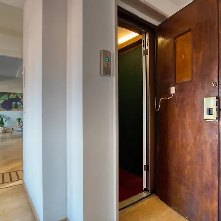 Spacious Penthouse With Panoramic Terrace - 20 Minutes From San Siro & Duomo Appartement