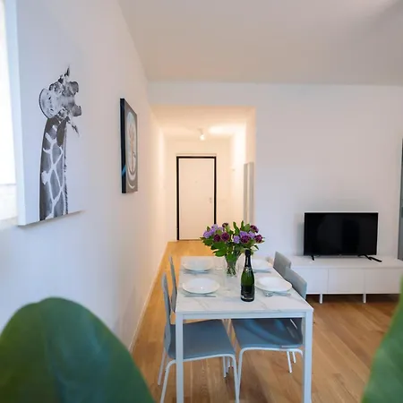 The Urban Wildlife - San Babila Duomo * מילאנו