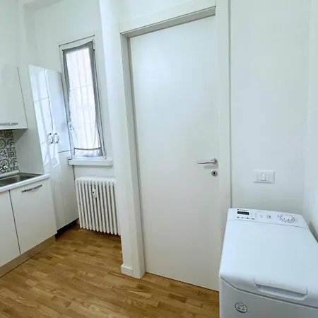 House- 1 Min Metro - 15 Min Duomo