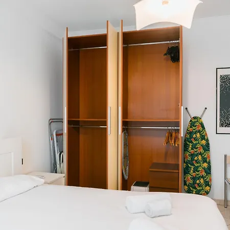 Ihost - De Andreis 11 Lägenhet *