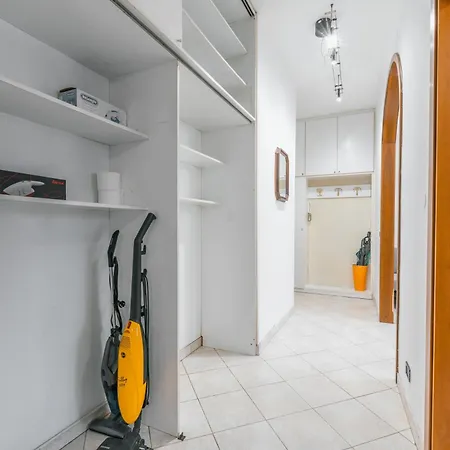 Ihost - De Andreis 11 * Milano