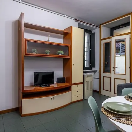 Daire Close To Duomo Lovely City Center Flat