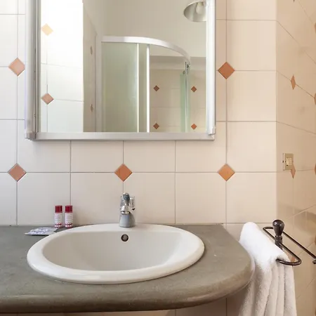 Appartement Comodo Nel Centro Storico Di - San Vincenzo Milan