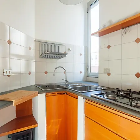 Appartement Comodo Nel Centro Storico Di - San Vincenzo Milan