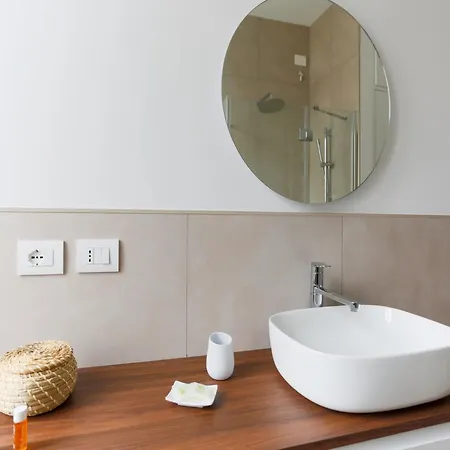 The Rent - Spacious And Renovated Two-bedroom Downtown Appartamento