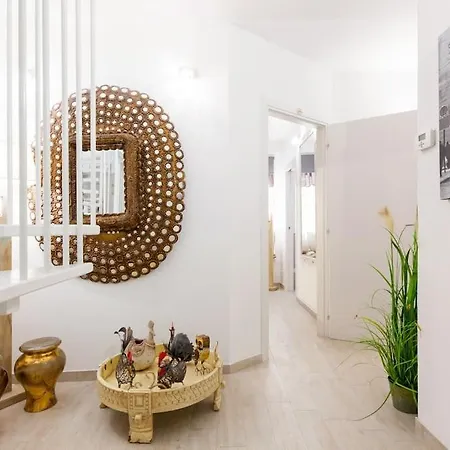 아파트 Elegant Triplex Townhouse With Luxe Terrace