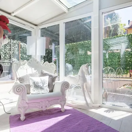 아파트 Elegant Triplex Townhouse With Luxe Terrace