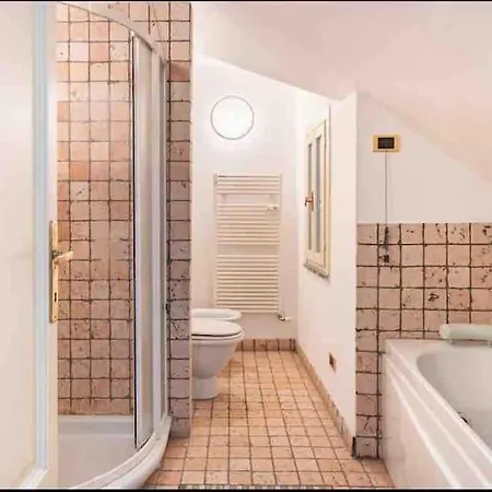 Parcheggio & Idromassaggio Brera アパート *