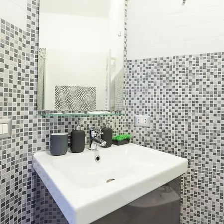 Easytopstay - Bocconi Cosy Lägenhet Milano