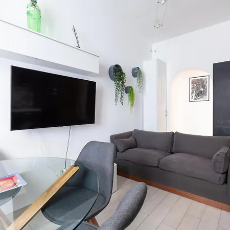 Easytopstay - Bocconi Cosy Lägenhet *