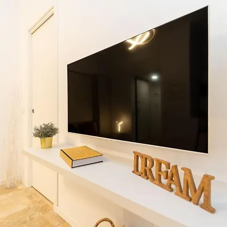 Apartment Porta Venezia Nuovo E Accogliente