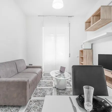 Appartement Navigli Duomo - Chateau Milan, Metro M2 E Parcheggio Gratuito