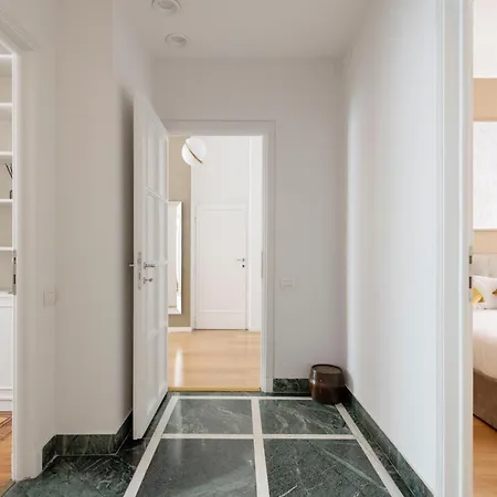 Apartment Heart Duomo District Milan