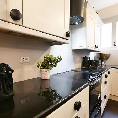 Apartment St