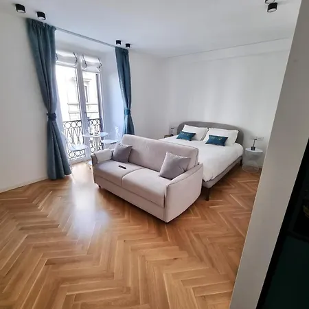 Гостевой дом B And G San Babila- Luxury In The Heart Of - Design District *