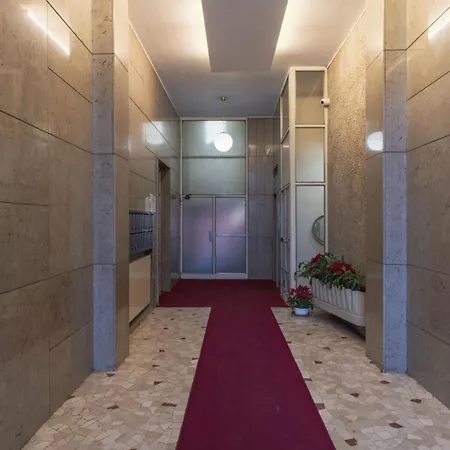Easylife - Colore E Design In Repubblica Apartment Milan