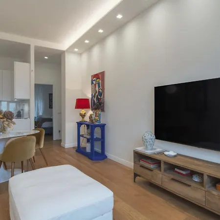 Easylife - Colore E Design In Repubblica Apartment