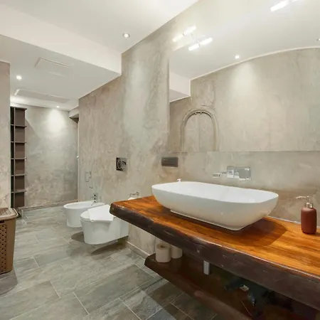 Garage Privato Gratuito - 600 Metri Duomo Appartement *