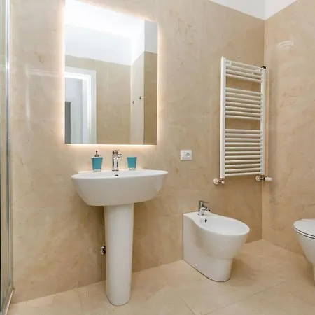 12th Floor Diamond Tower - 72 Apartamento