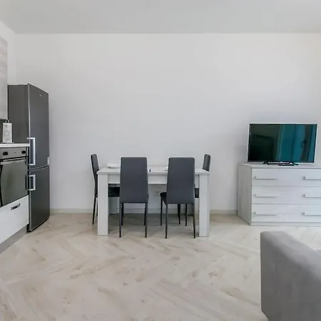 Apartment 12th Floor Diamond Tower - 72 Mailand