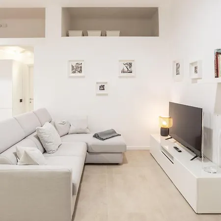 Apartament Sant Ambroeus Garden Mediolan