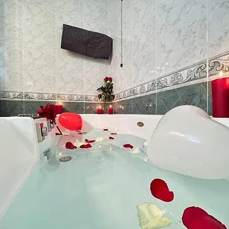 Jacuzzi-idrotherapy Duomo 5 Min Qcterme 100m Apartamento