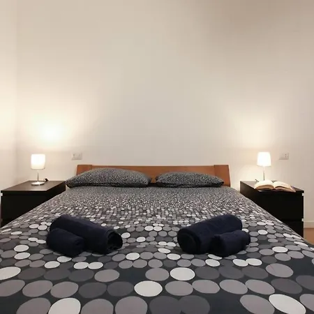 Moderno Ed Elegante Loft In Zona Navigli Milan