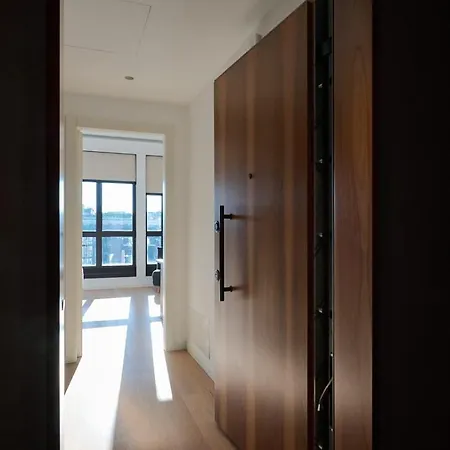 Duomo In The Center Of Milán