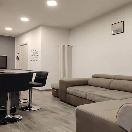 De Angeli District Apartment Milan