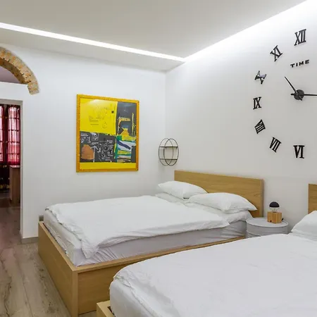 I Della Apartament *