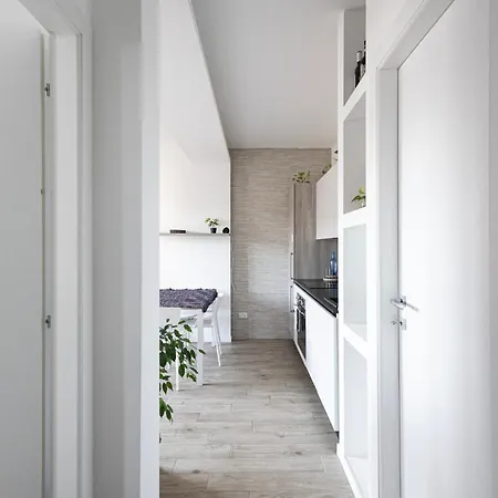 Apartment Splendido Trilocale In Bovisa Milan
