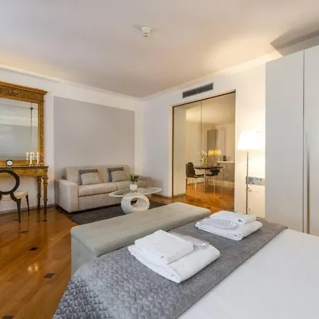 Royal - Centro Duomo Apartment
