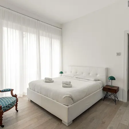1br Uberto Visconti Di Modrone A With Balcony In * Milan