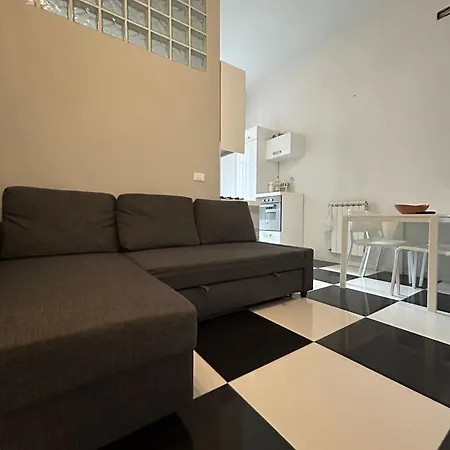 Ampio Bilocale Sui Navigli * Milán