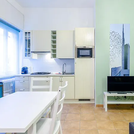 Purple Flat - Porta Romana Apartmán *