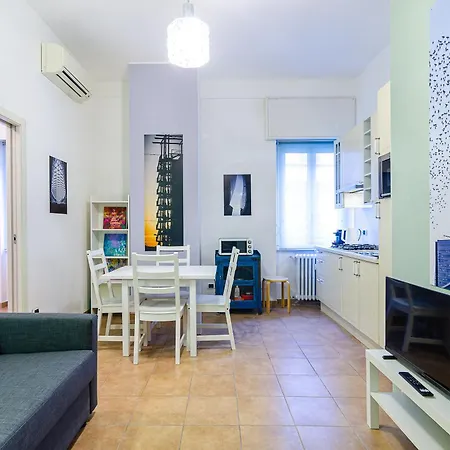 Purple Flat - Porta Romana Apartmán *