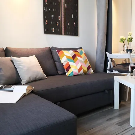 Ihost - Adriatico 6 * Milan