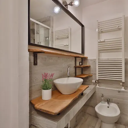 Quiet House In Navigli Sleeps 4 Milano
