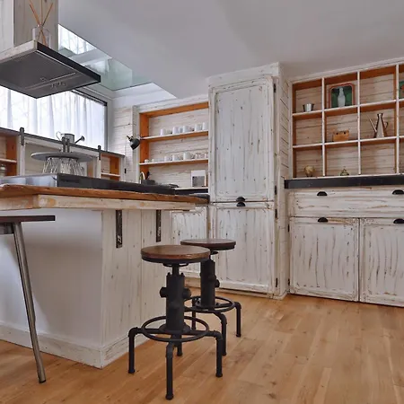 Quiet House In Navigli Sleeps 4 Lägenhet