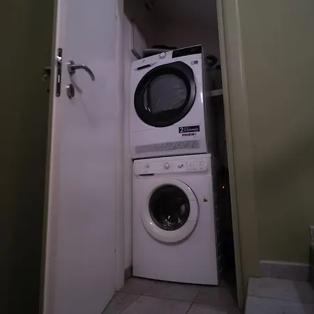 An Elegant In Milan's Art District Apartment