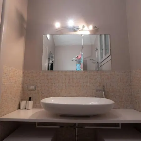 An Elegant In Milan's Art District Apartment *