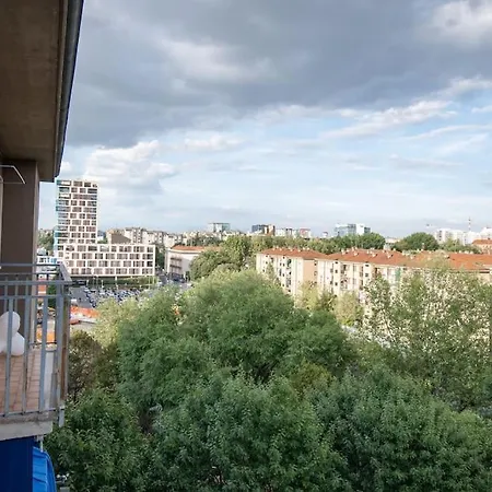 Grazioso In Bicocca Con Ac E Wi-fi Daire Milano