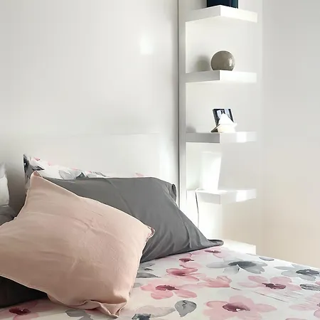 Ampio E Accogliente Bilocale - Fara 1, Porta Nuova Apartment Milan