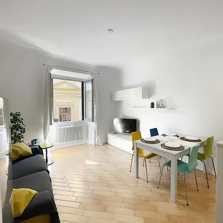 Ampio E Accogliente Bilocale - Fara 1, Porta Nuova Apartment