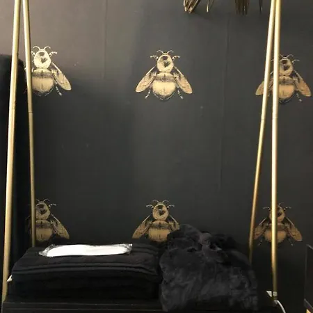Hotel Lippi 42 Single Room's In With Garden Milano