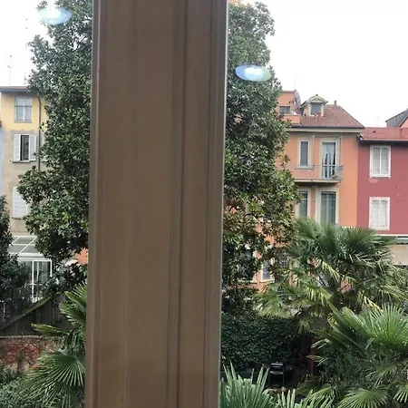 Lippi 42 Single Room's In With Garden * Milán