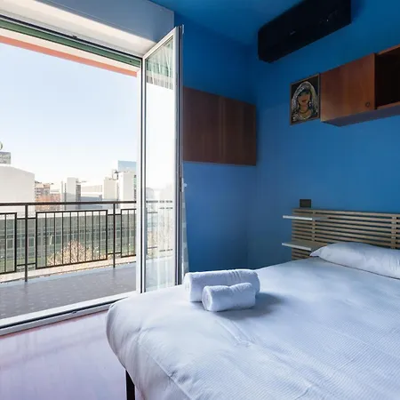 Apartment Roomy With Balcony! Milan