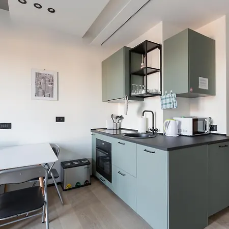 Guesthost - Renovated Apts Milaan