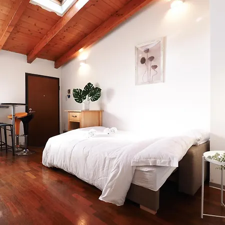 Primopiano - Comune Antico شقة