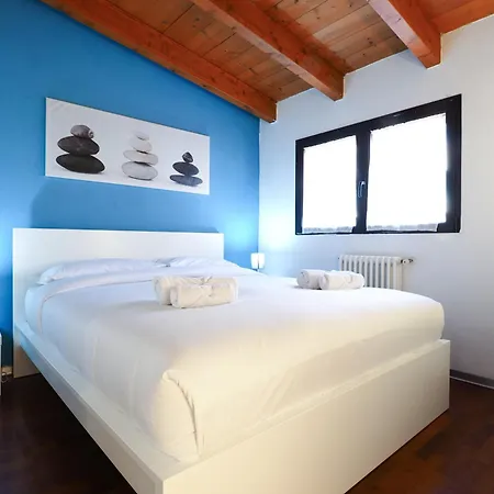 Primopiano - Comune Antico شقة *